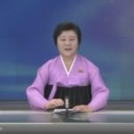 北朝鮮テレビの「ピンクおばさん」こと、リ・チュニ氏が世代交代のため引退！→ネット「再就職先はNHK（安倍マンセー放送局）がいいんじゃないか」